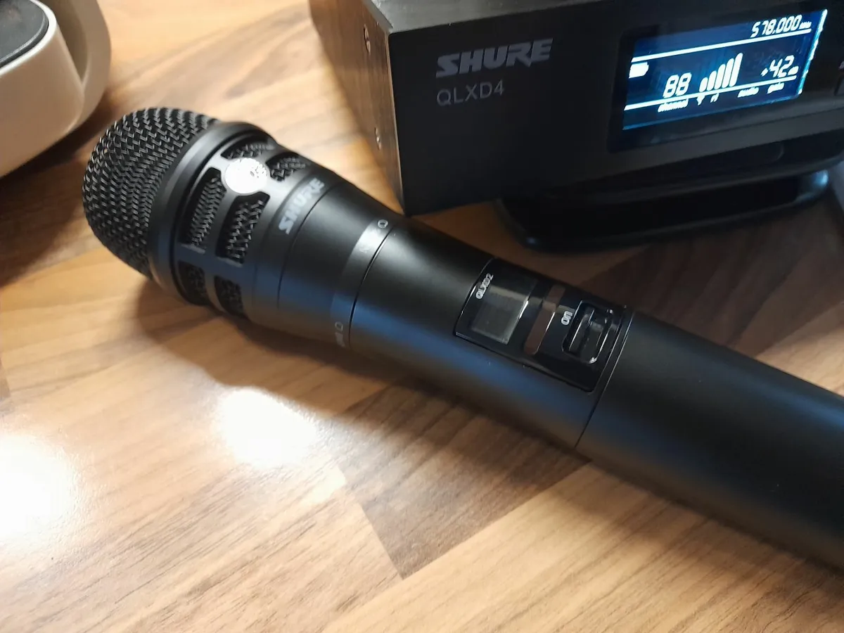 Wireless microphone - Image 1