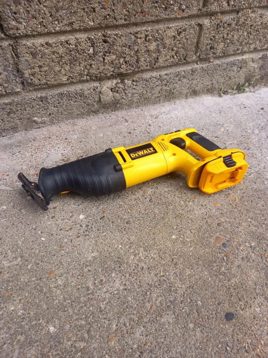 DeWalt Cordless Recip Saw - Image 2