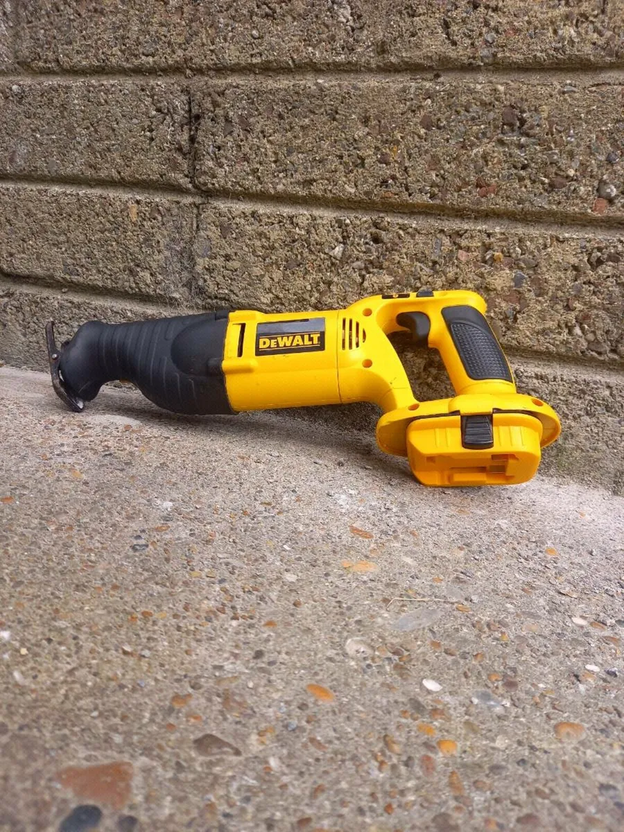 DeWalt Cordless Recip Saw - Image 3