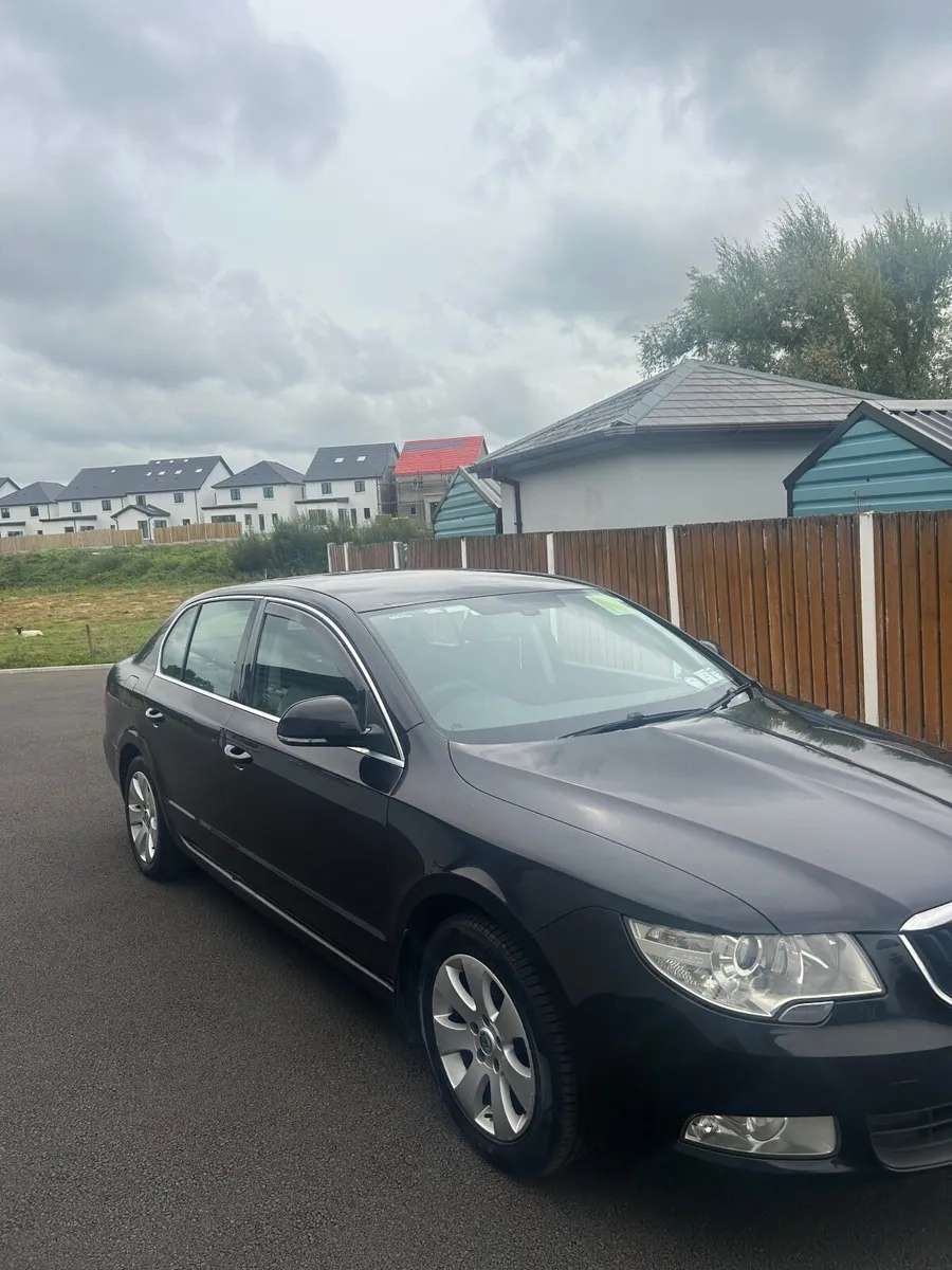 Skoda Superb 2010 - Image 2