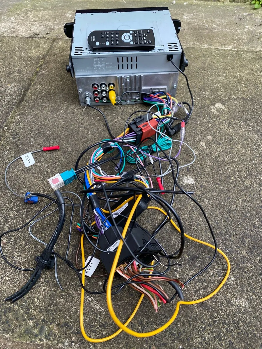 SONY XAV-68BT - Image 2