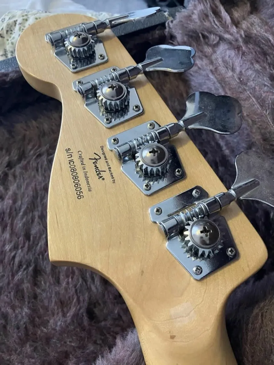 Squier Vintage Modified P-Bass - Image 4
