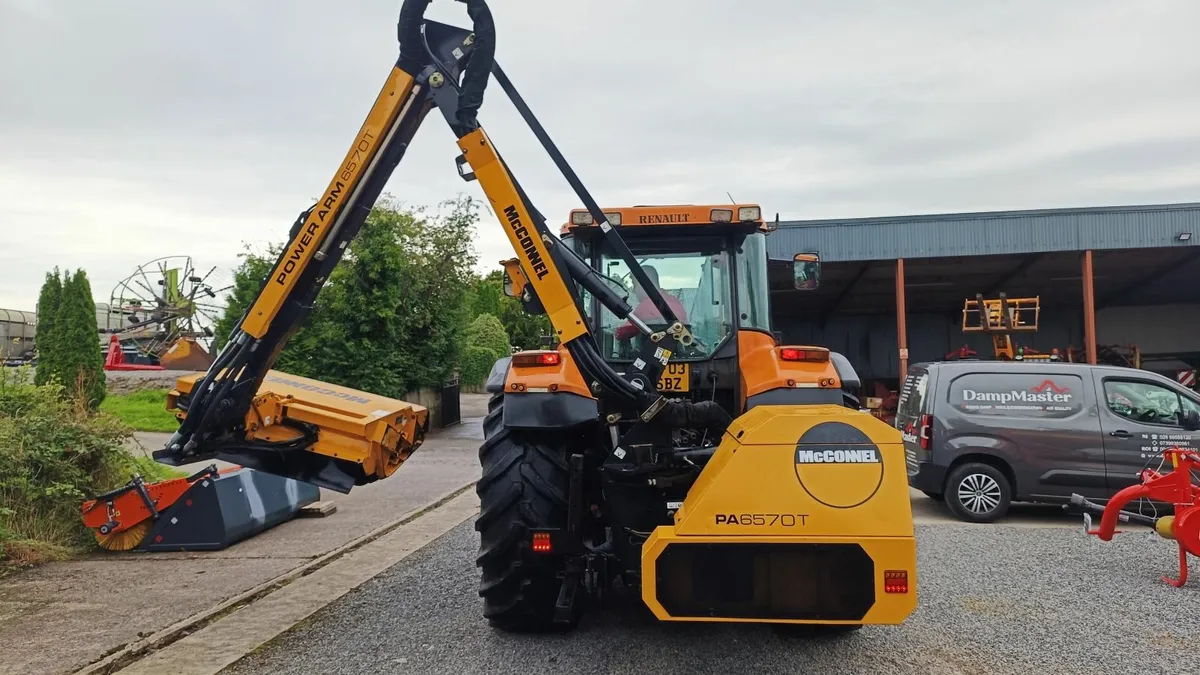 Mcconnel Pa6570T Hedgecutter - Image 1