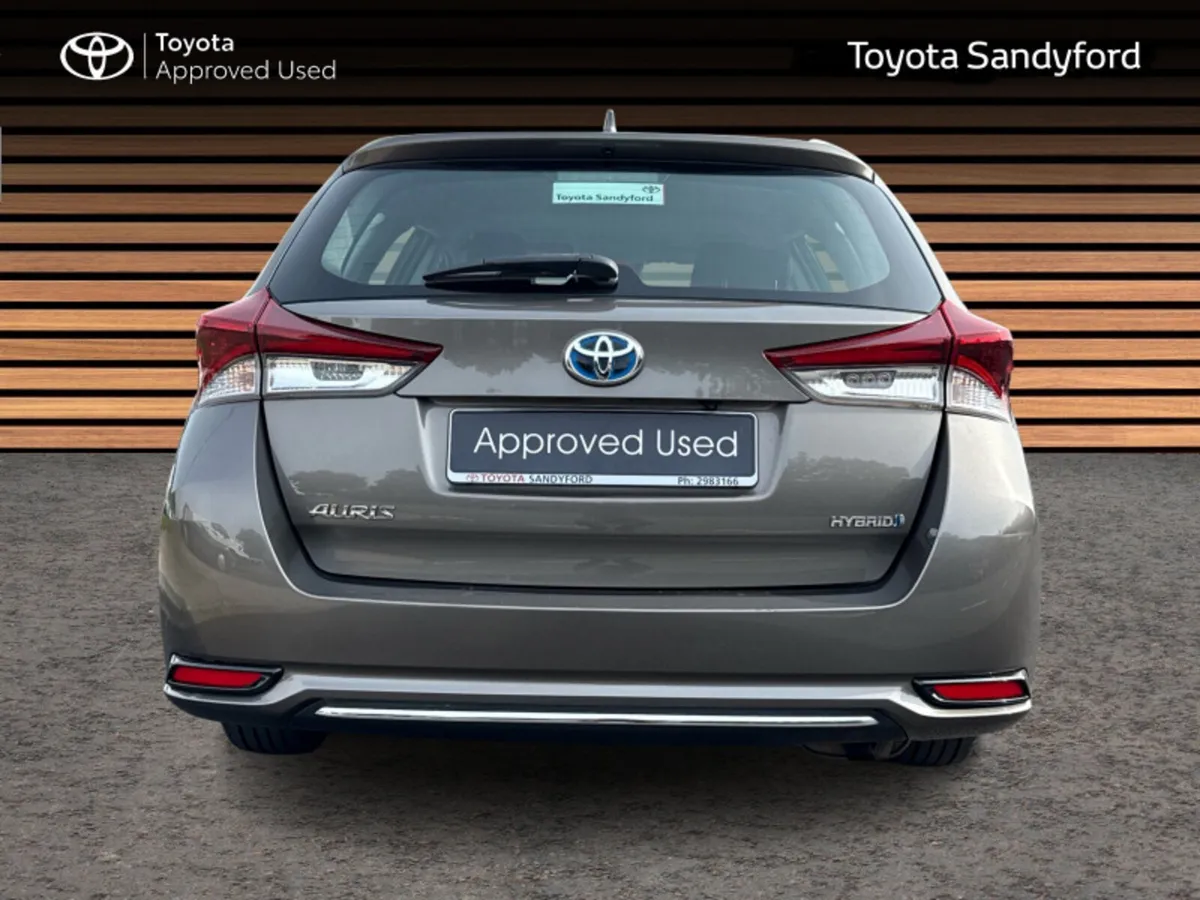 Toyota Auris 1.8 HYBRID LUNA TOURING SPORT/ESTATE - Image 4