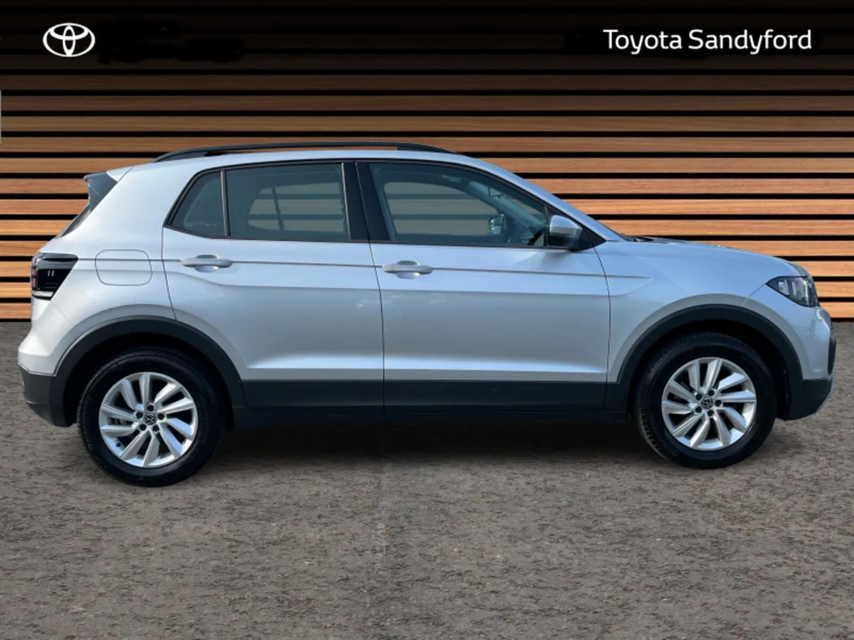 Volkswagen T-Cross LIFE 1.0 TSI MANUAL // CLIMATE - Image 3