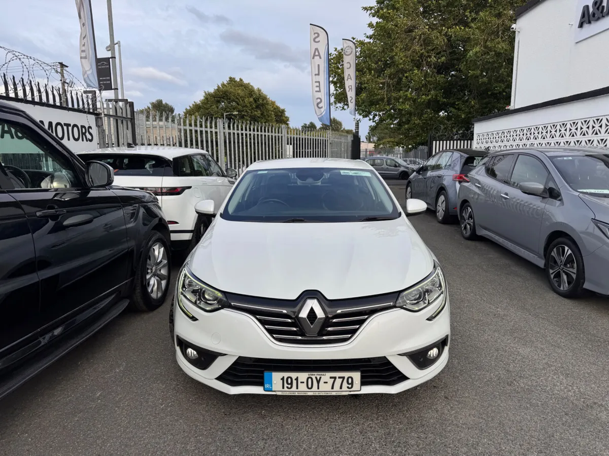 19 Renault Megane 1.5 Diesel Sat Nav - Image 3