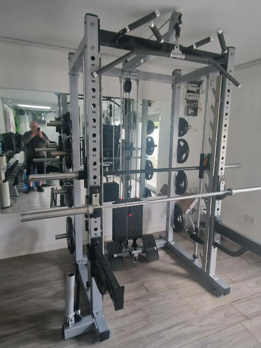 Gym equipment - Image 1