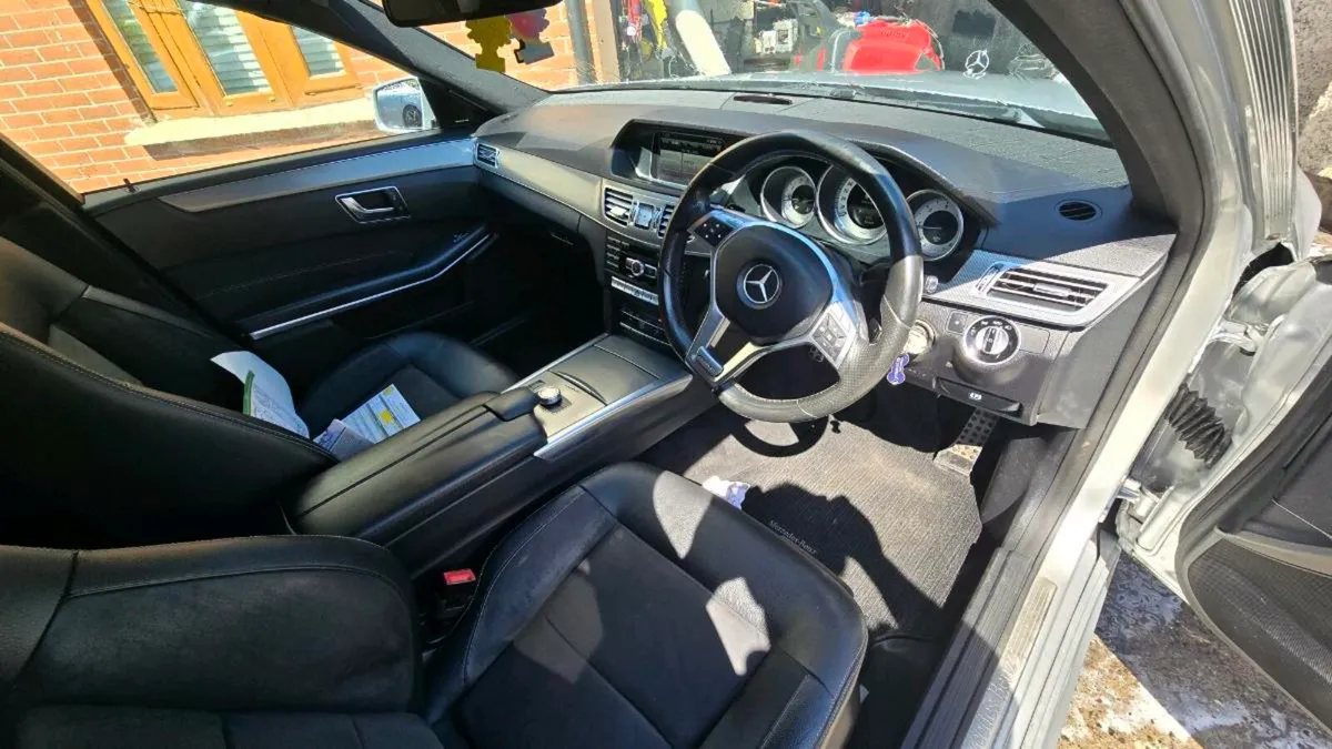 E220 AMG android auto reverse camera - Image 2