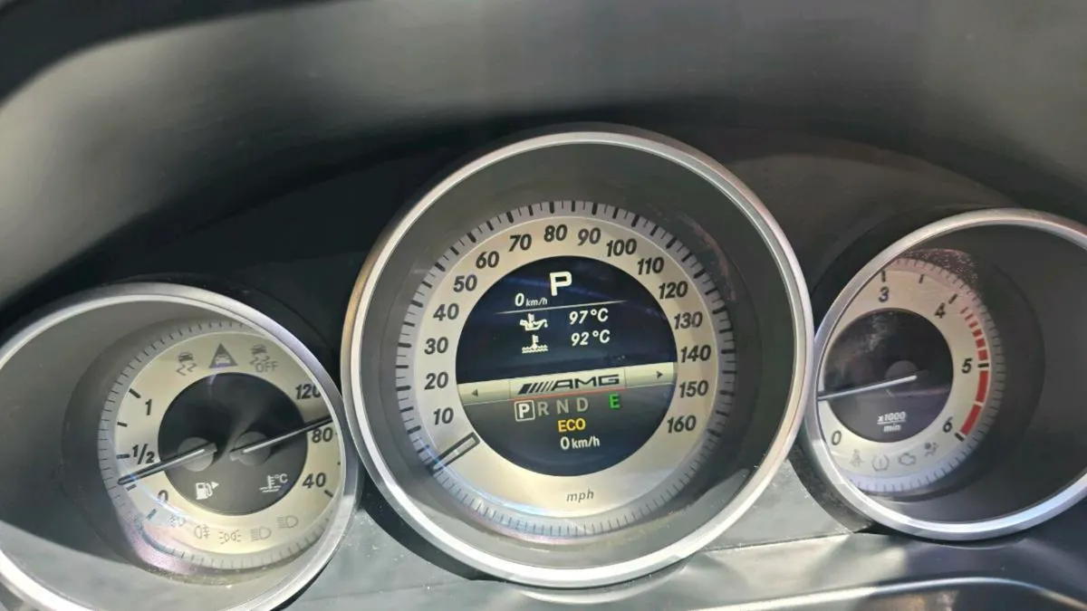 E220 AMG android auto reverse camera - Image 3