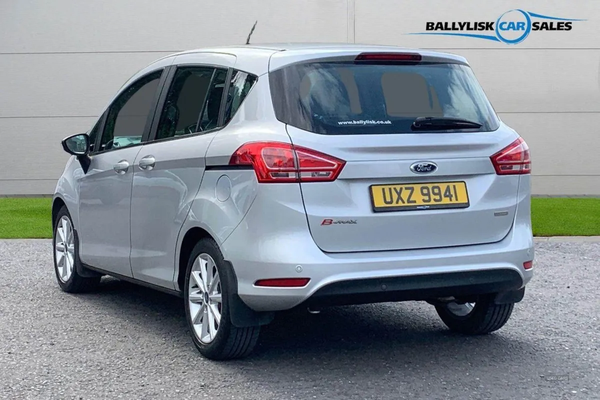 Ford B-Max 1.0t 100PS Titanium Navigator MPV in S - Image 2