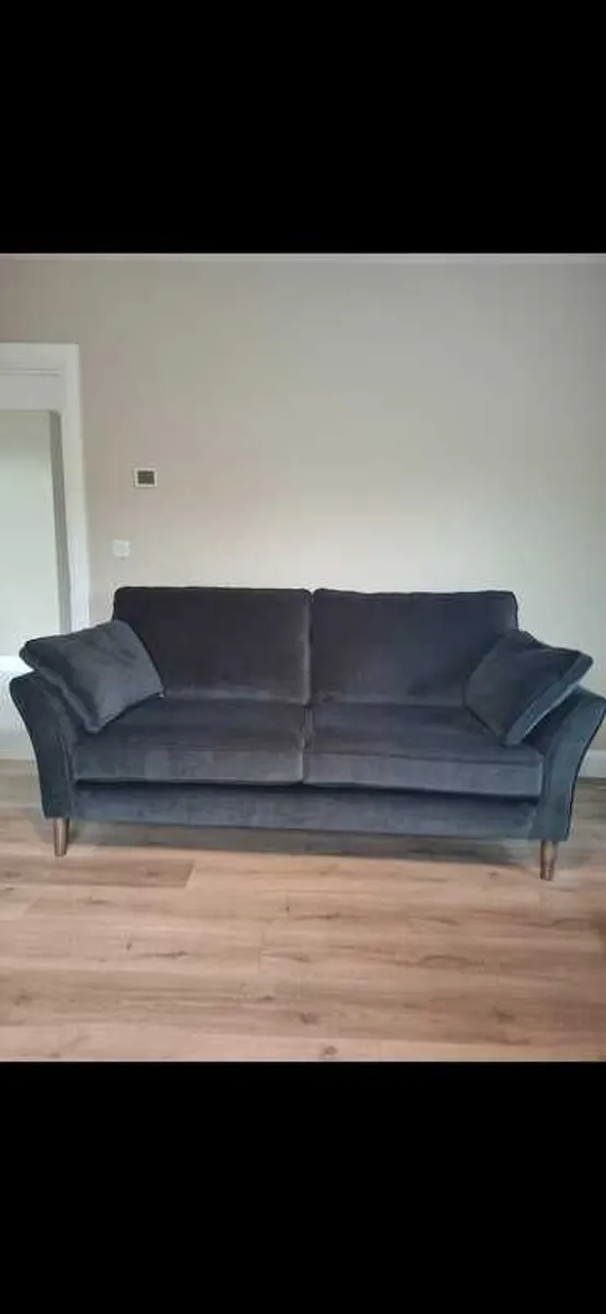 Retro style 4 and 3 seater sofas - Image 2