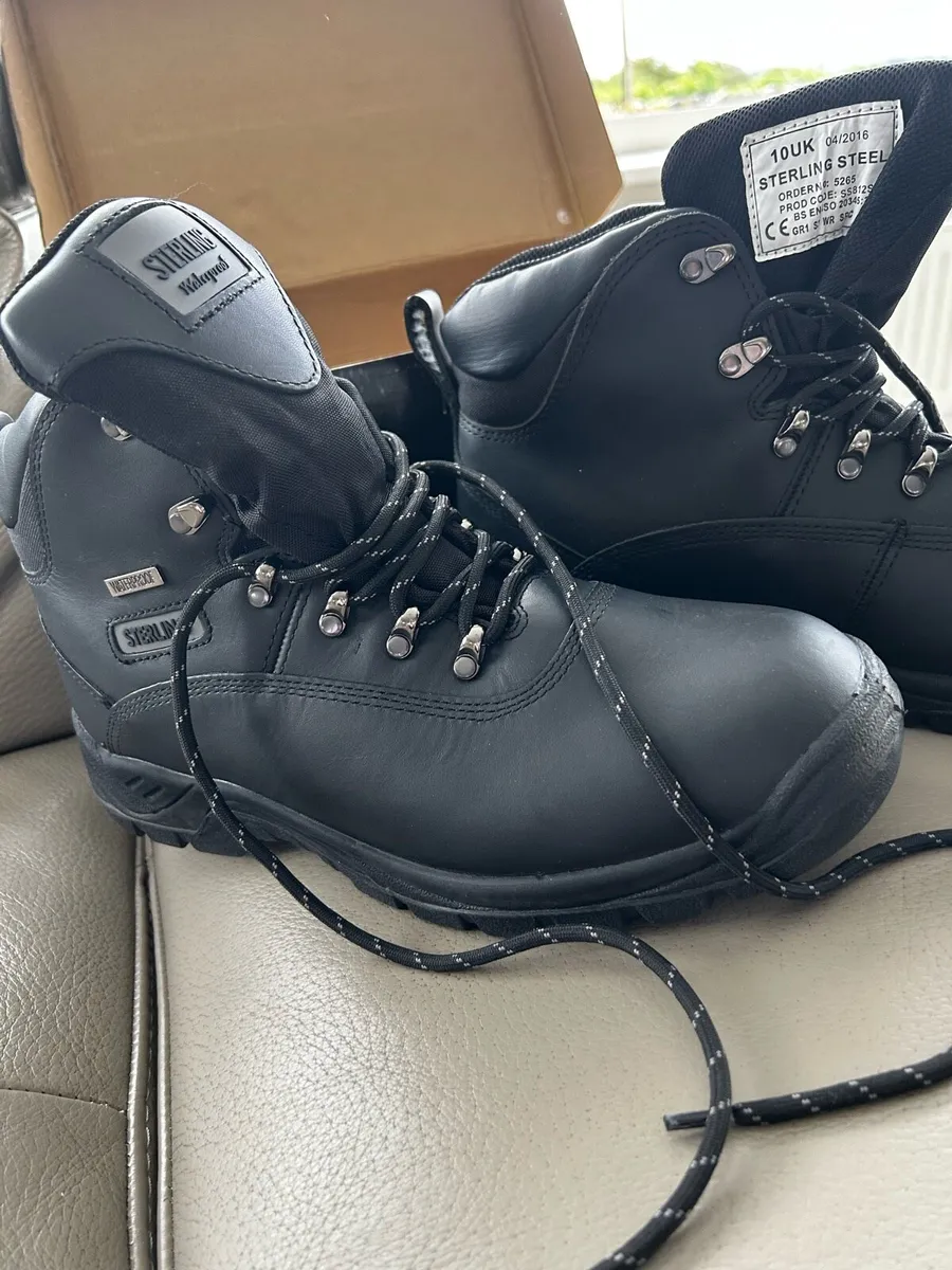 Boots - Image 1