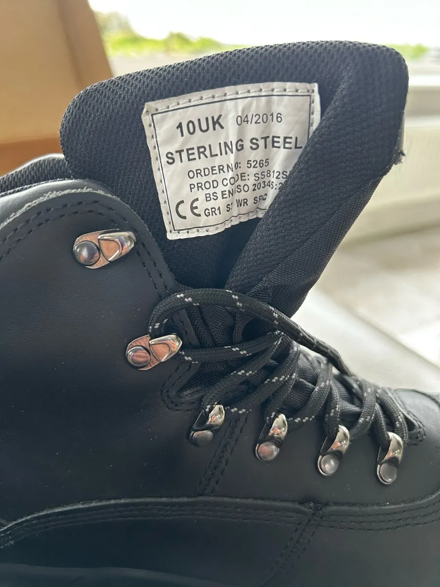 Boots - Image 2