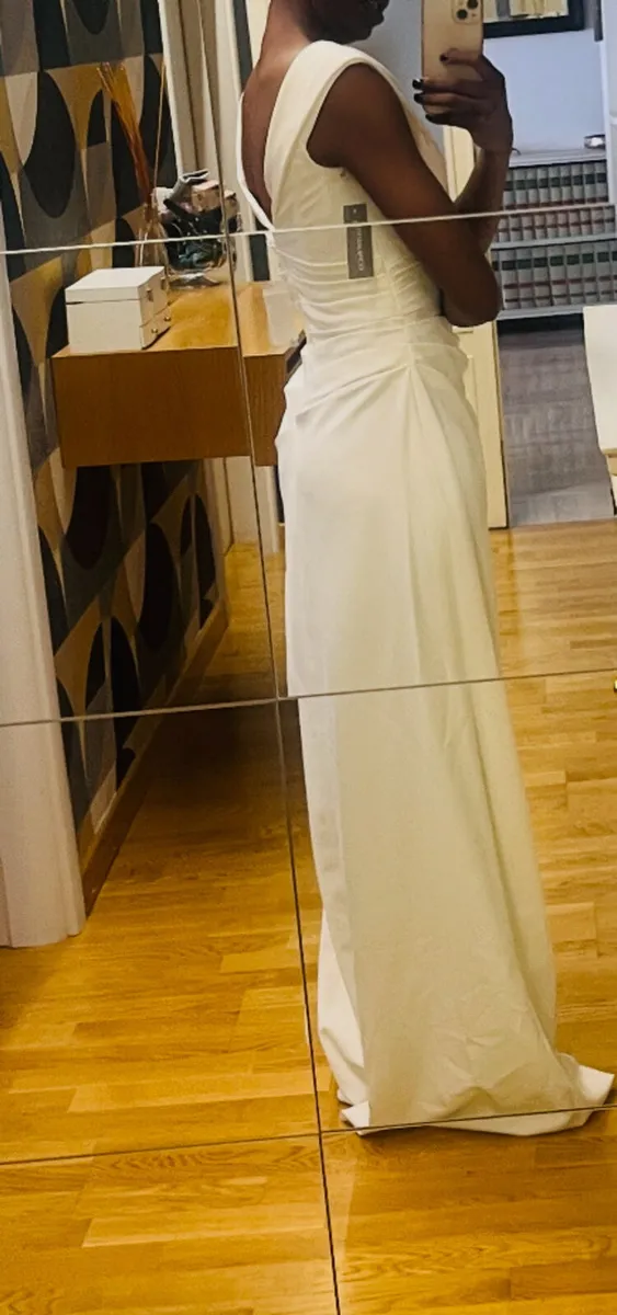 New Wedding Dress - Image 4