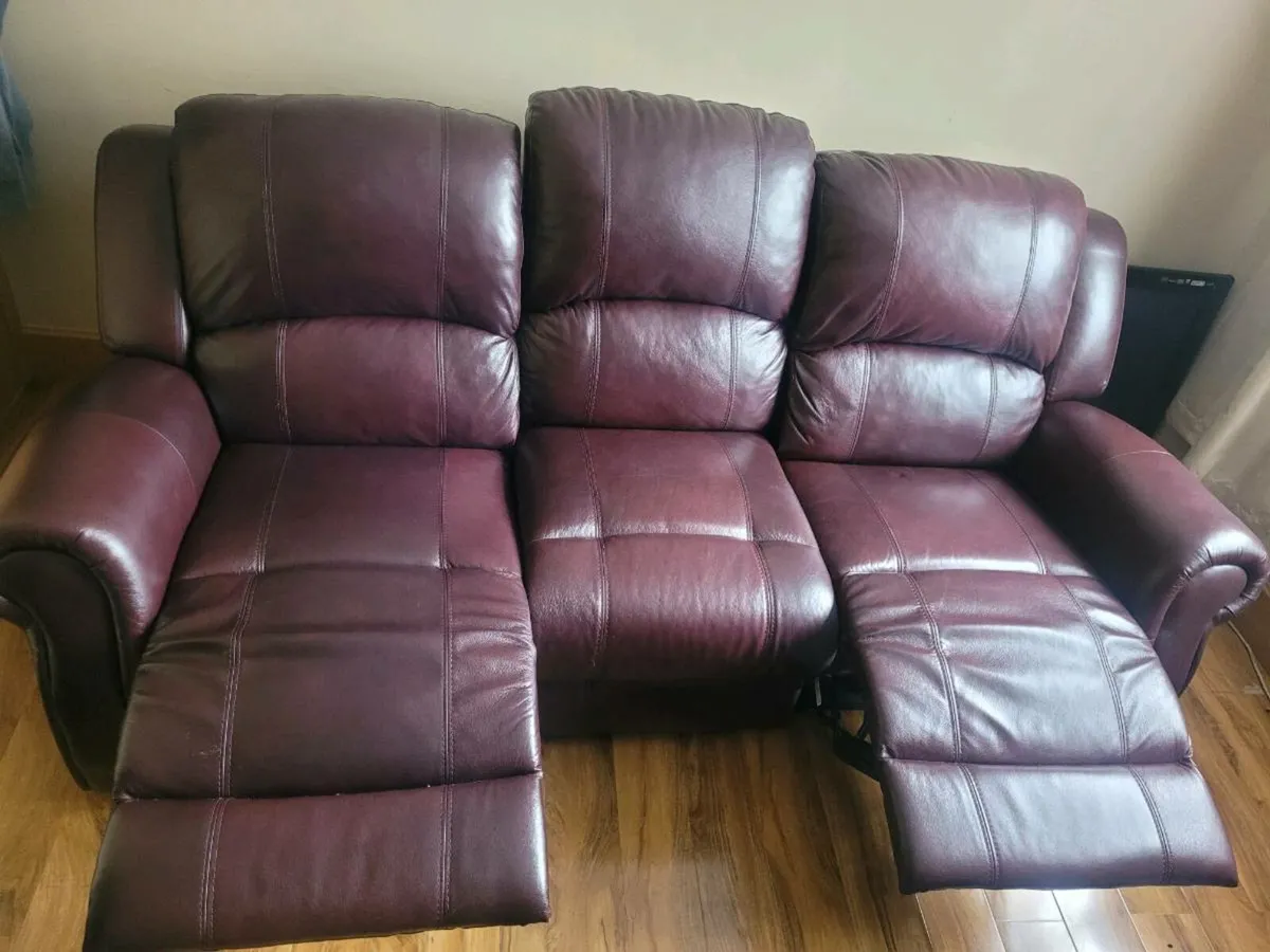 Reclinible sofa - Image 1