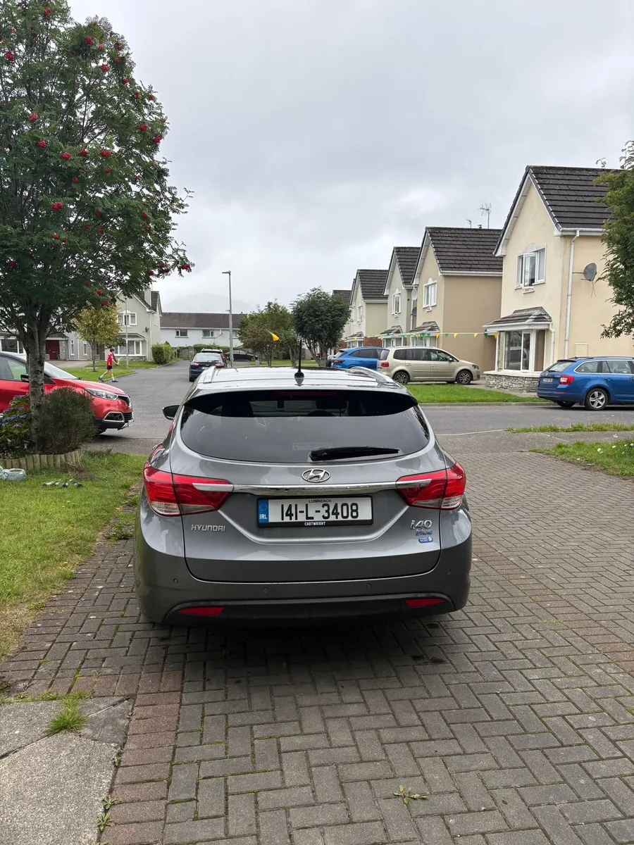 Hyundai i40 Blue – Excellent Condition - Image 1