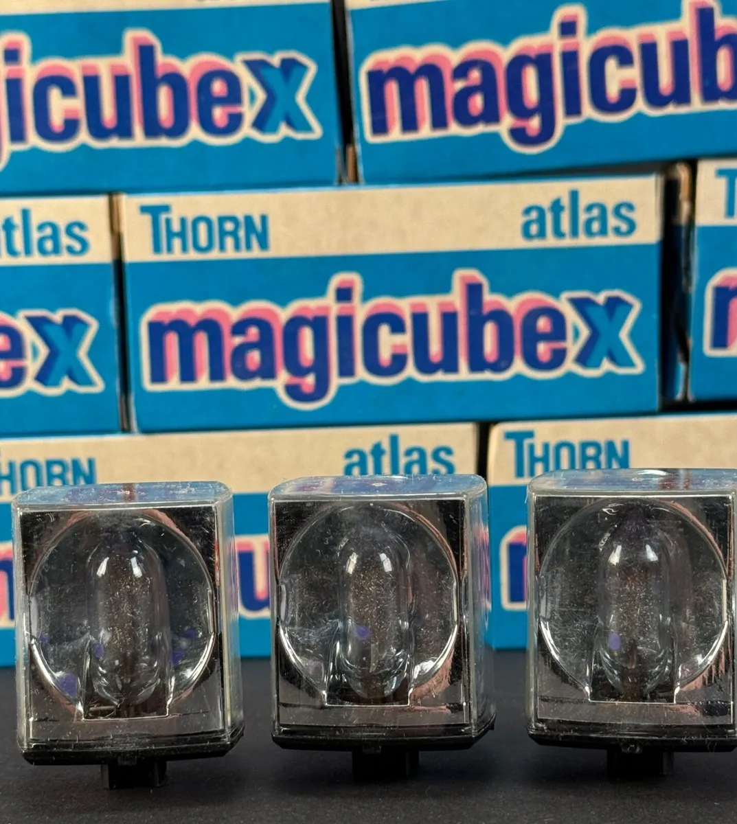 10 boxes VINTAGE MAGICUBE X Polaroid flash nibs - Image 2