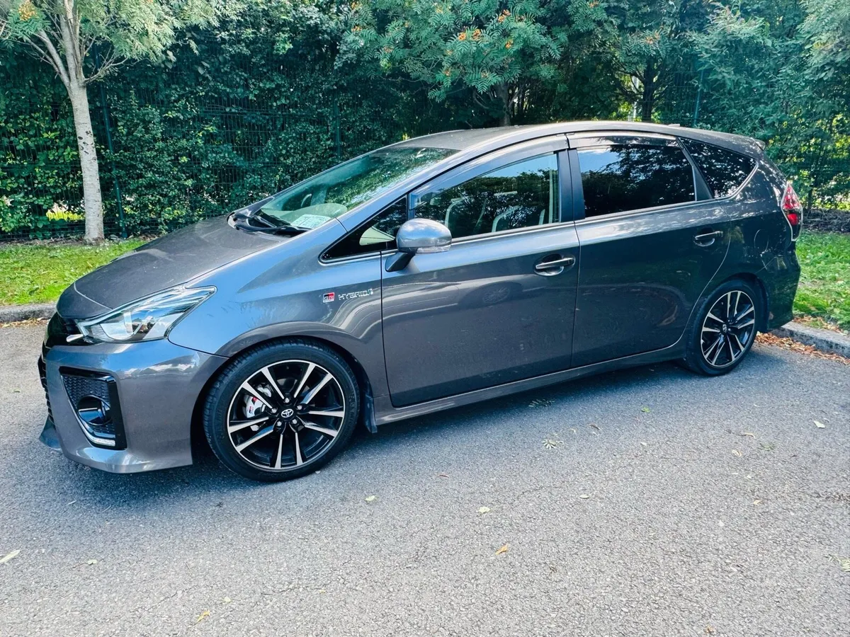 202 Prius Alpha GR (Sports Edition)7 Seater Superb - Image 2
