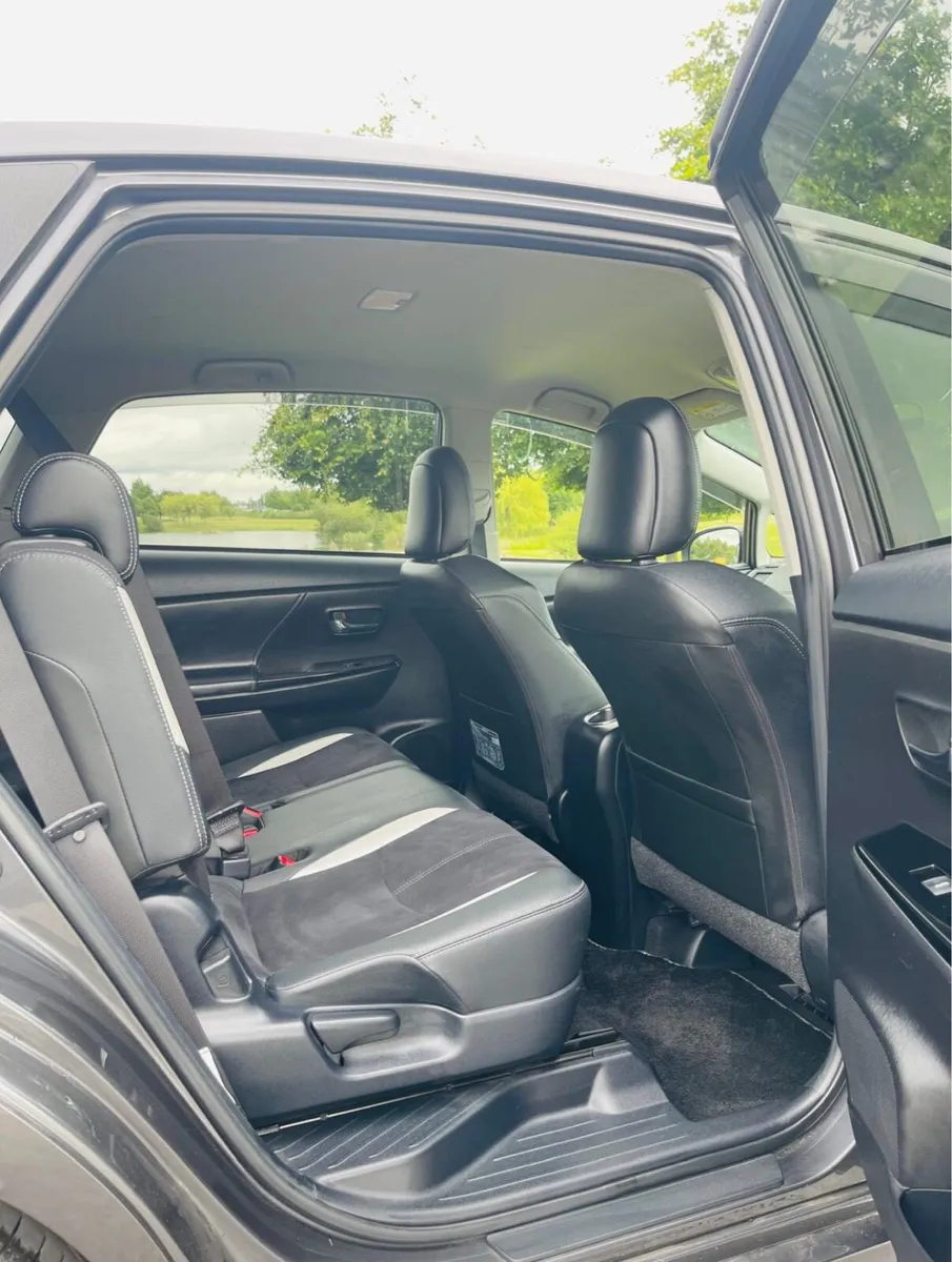 202 Prius Alpha GR (Sports Edition)7 Seater Superb - Image 3