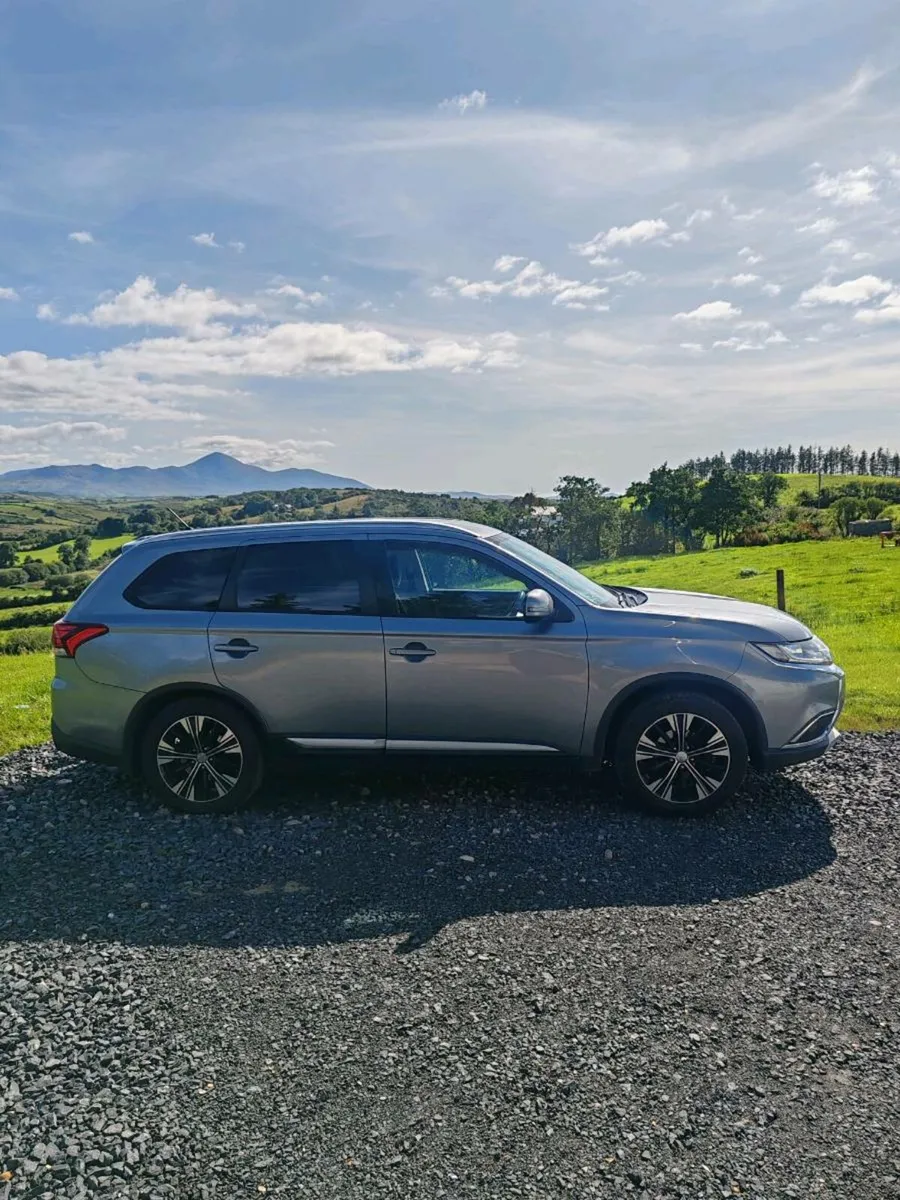 Outlander - Image 3