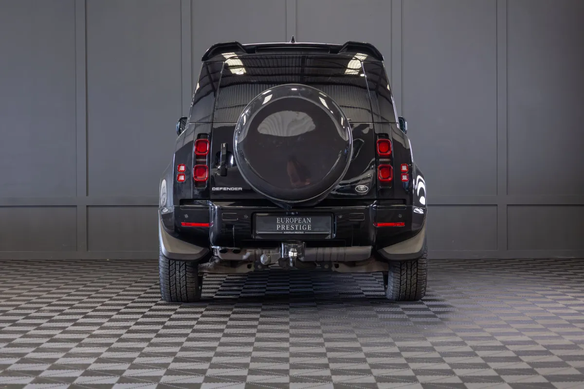 212 Land Rover Defender 110 D250 2 Seat Commercial - Image 4