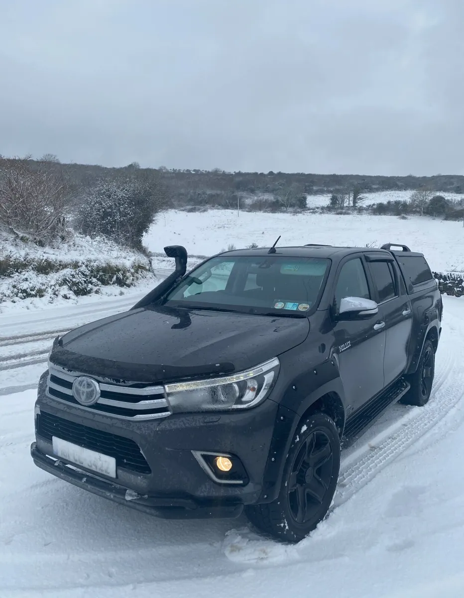 Toyota Hilux - Image 2
