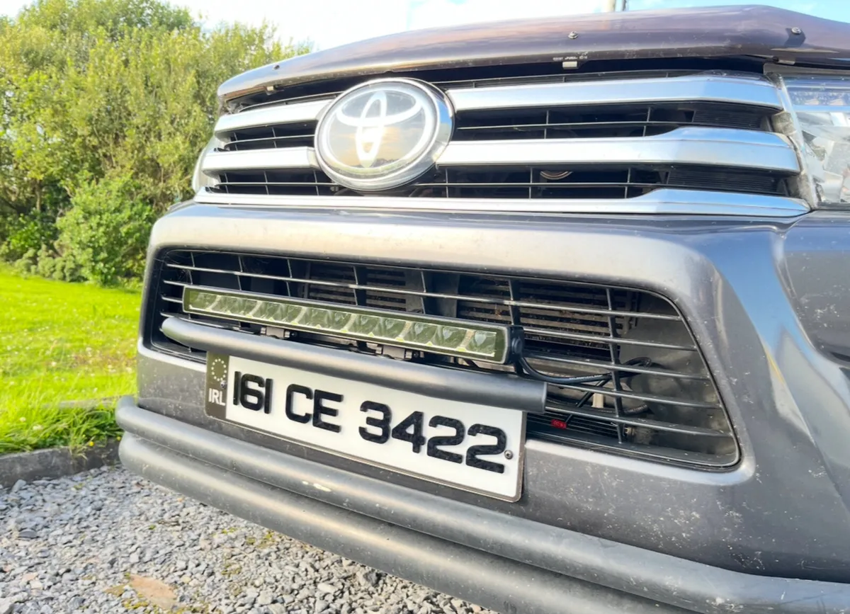 Toyota Hilux - Image 4