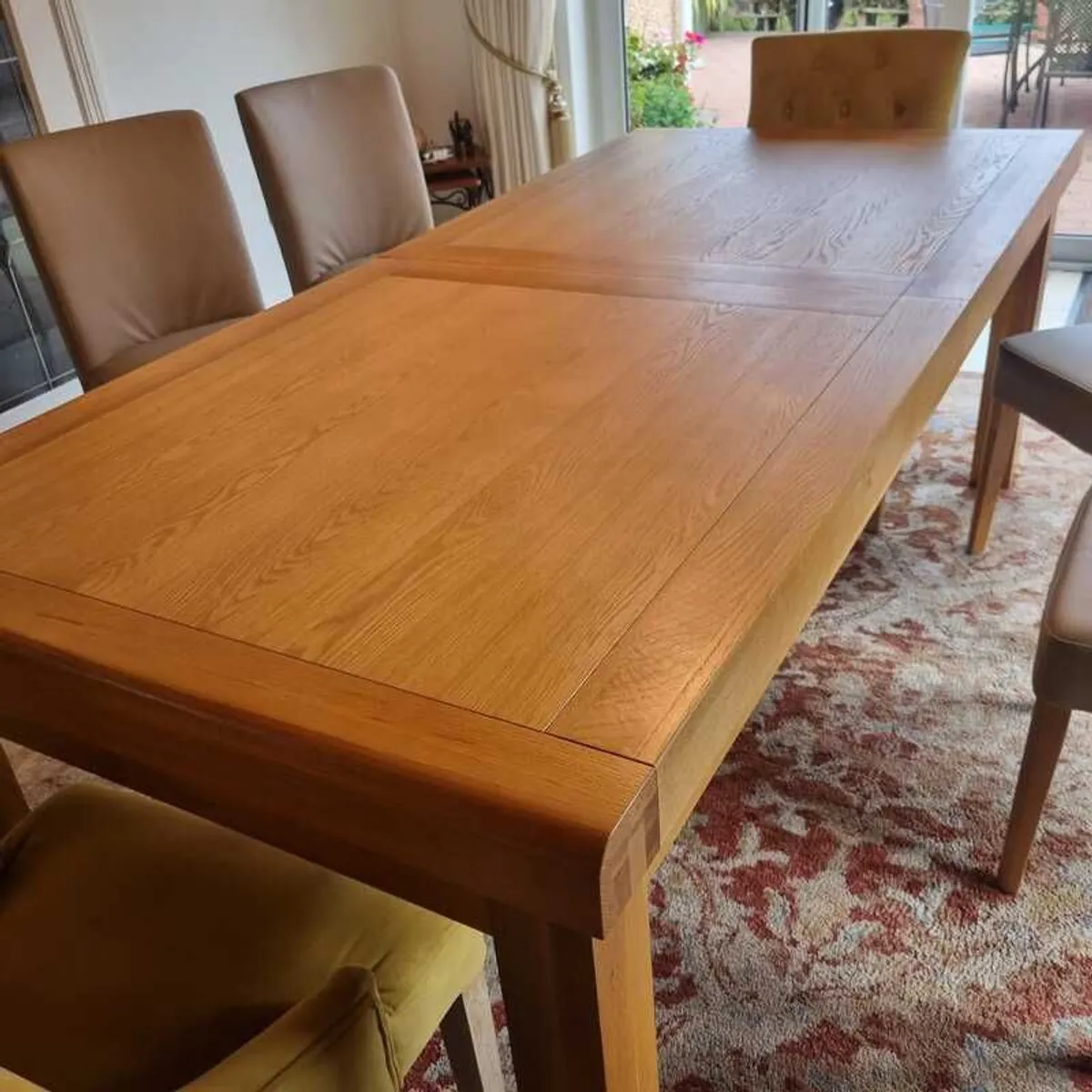 Large dining table - Perfect condition - Image 1