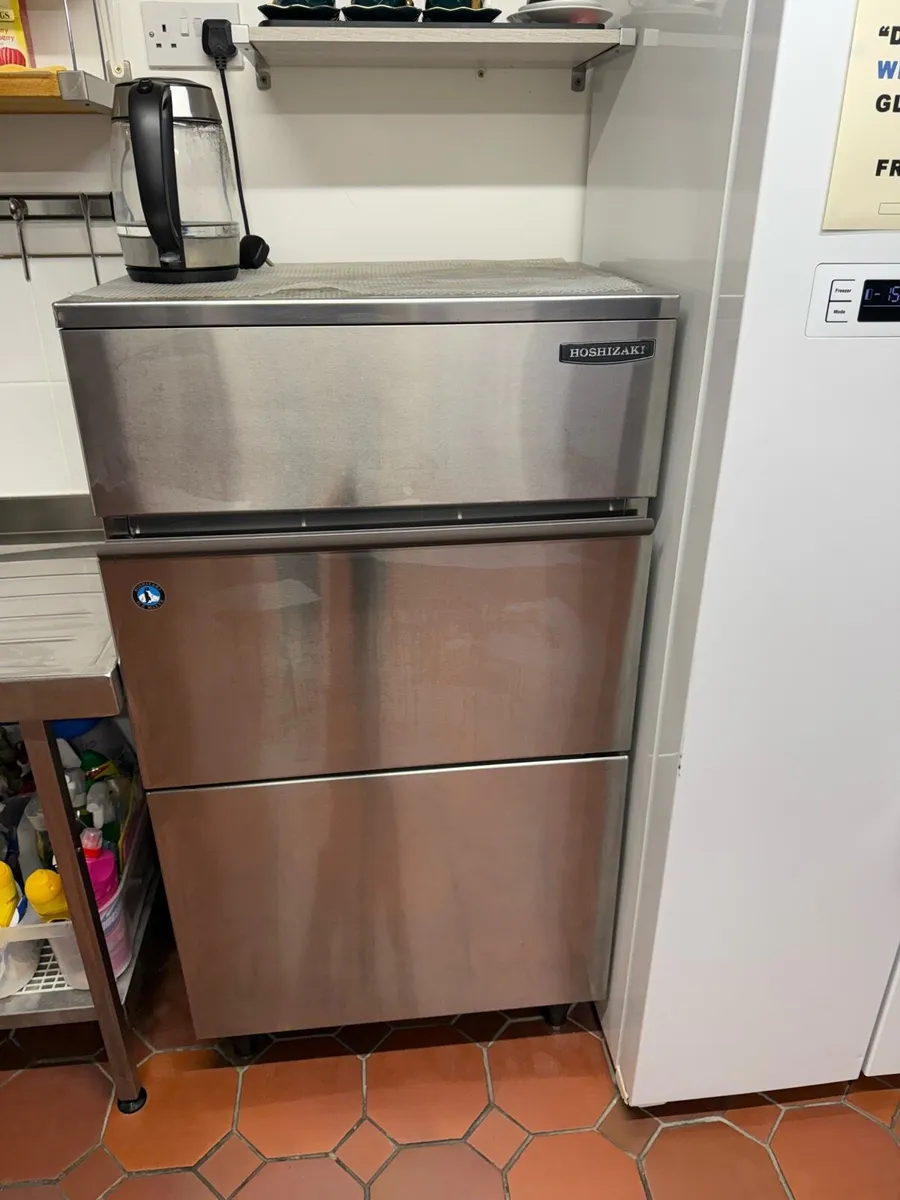 ICE MACHINE - HOSHIZAKI - Image 1
