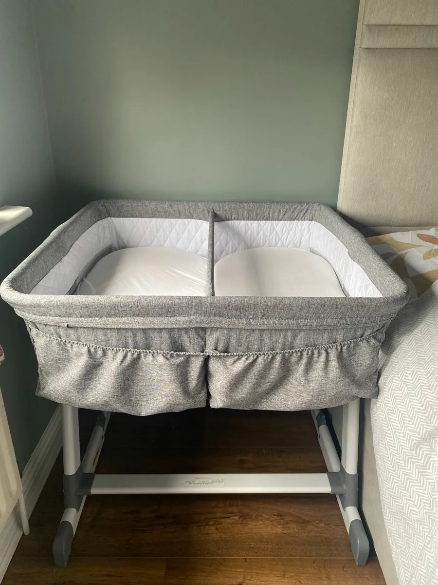 Kids Twin City Sleeper Bassinet - Adjustable Heigh - Image 1