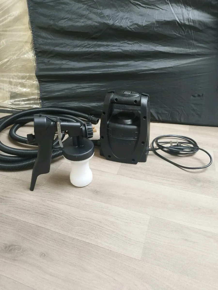 Spray tan machine - Image 1
