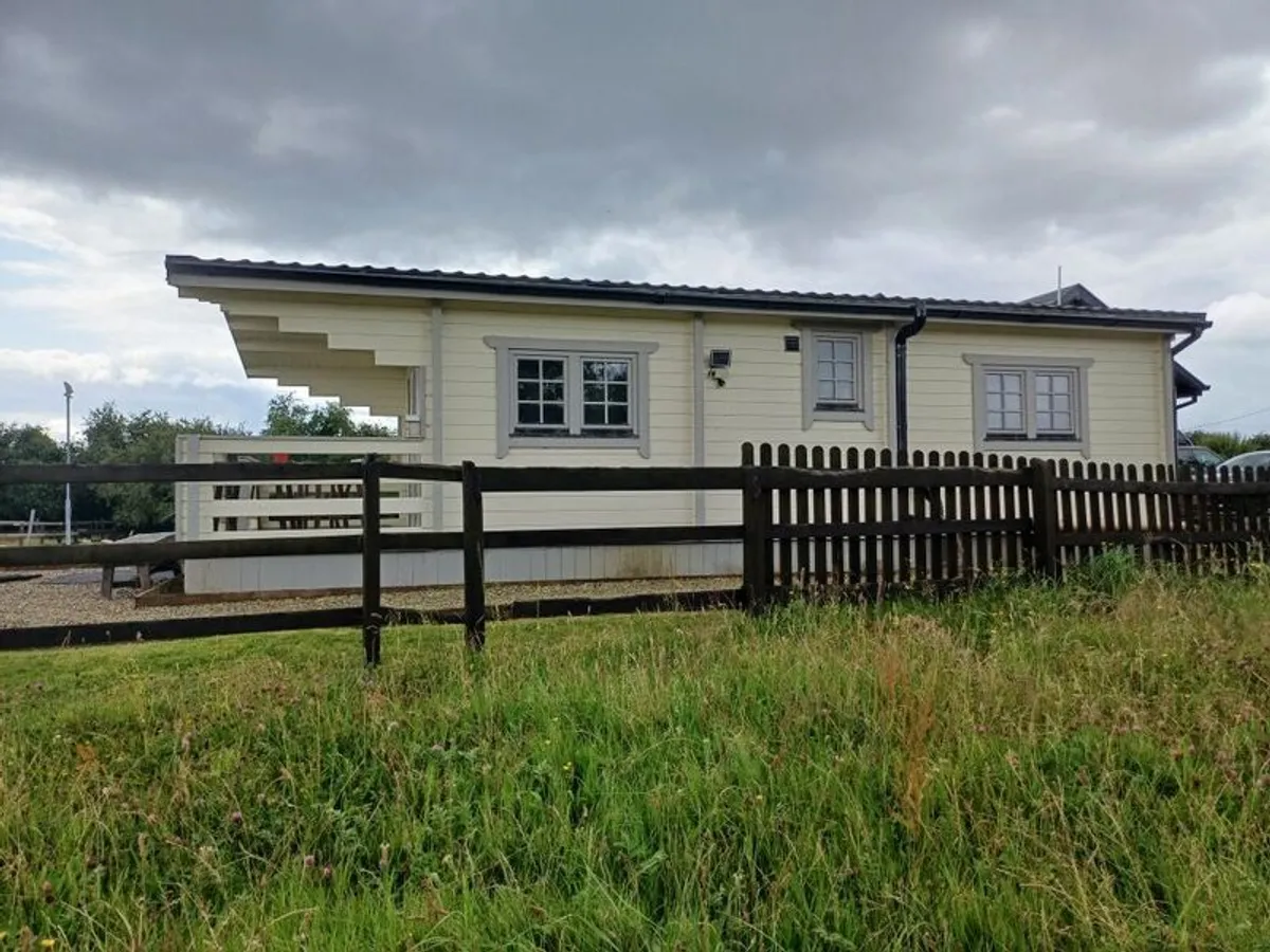 2 Bed Log Cabin - Buyer must arrange distmantling - Image 3