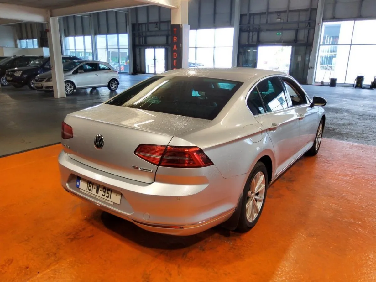 Volkswagen Passat 1.6 TDI 120HP Highline - Image 3