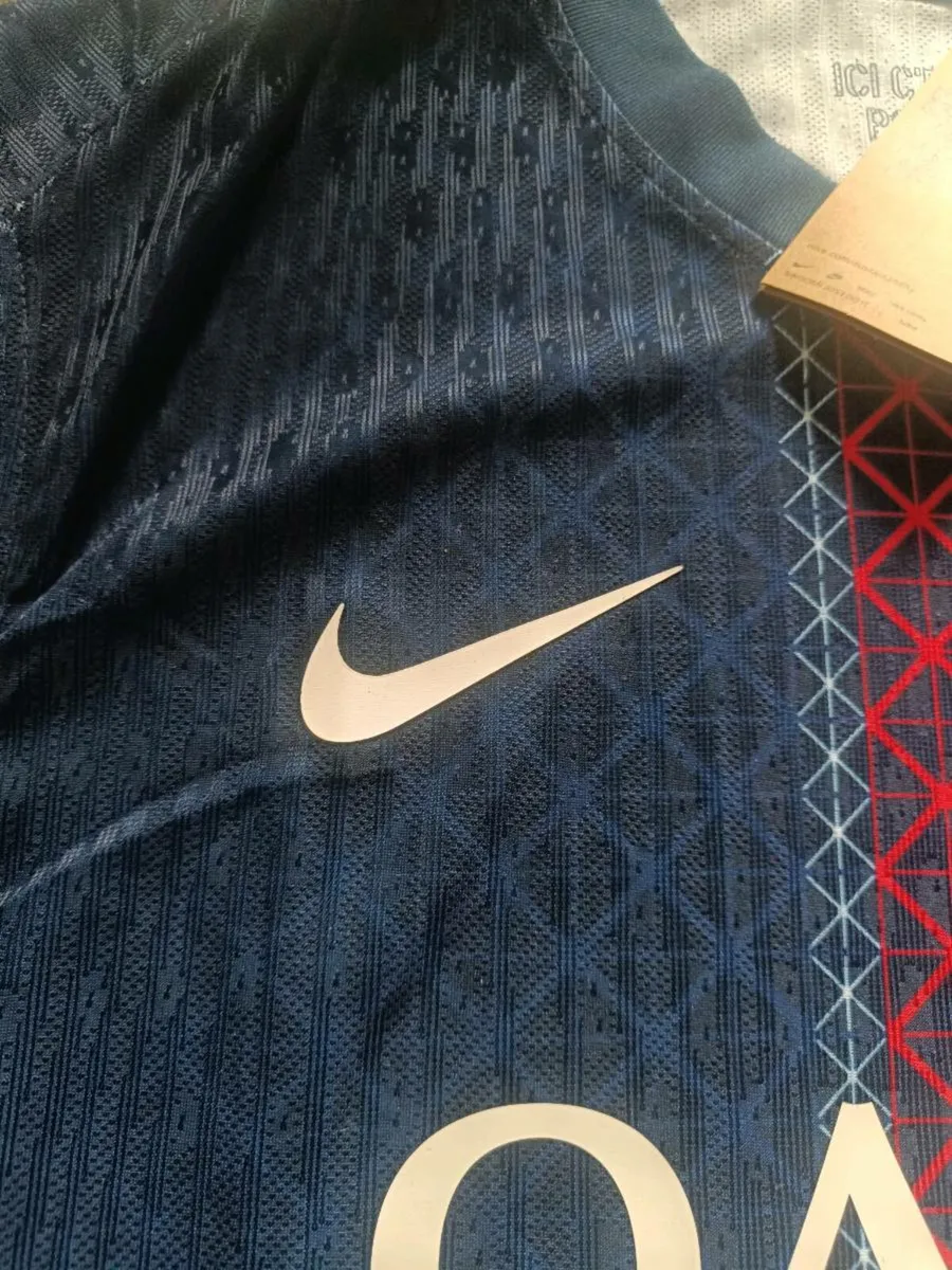 Paris Saint Germain Jersey 2025/26 - Image 2