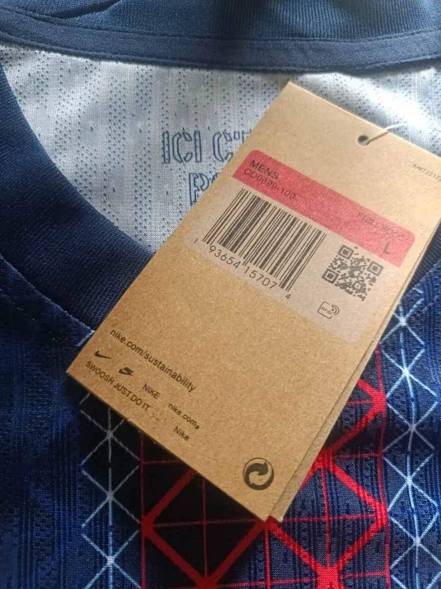 Paris Saint Germain Jersey 2025/26 - Image 3