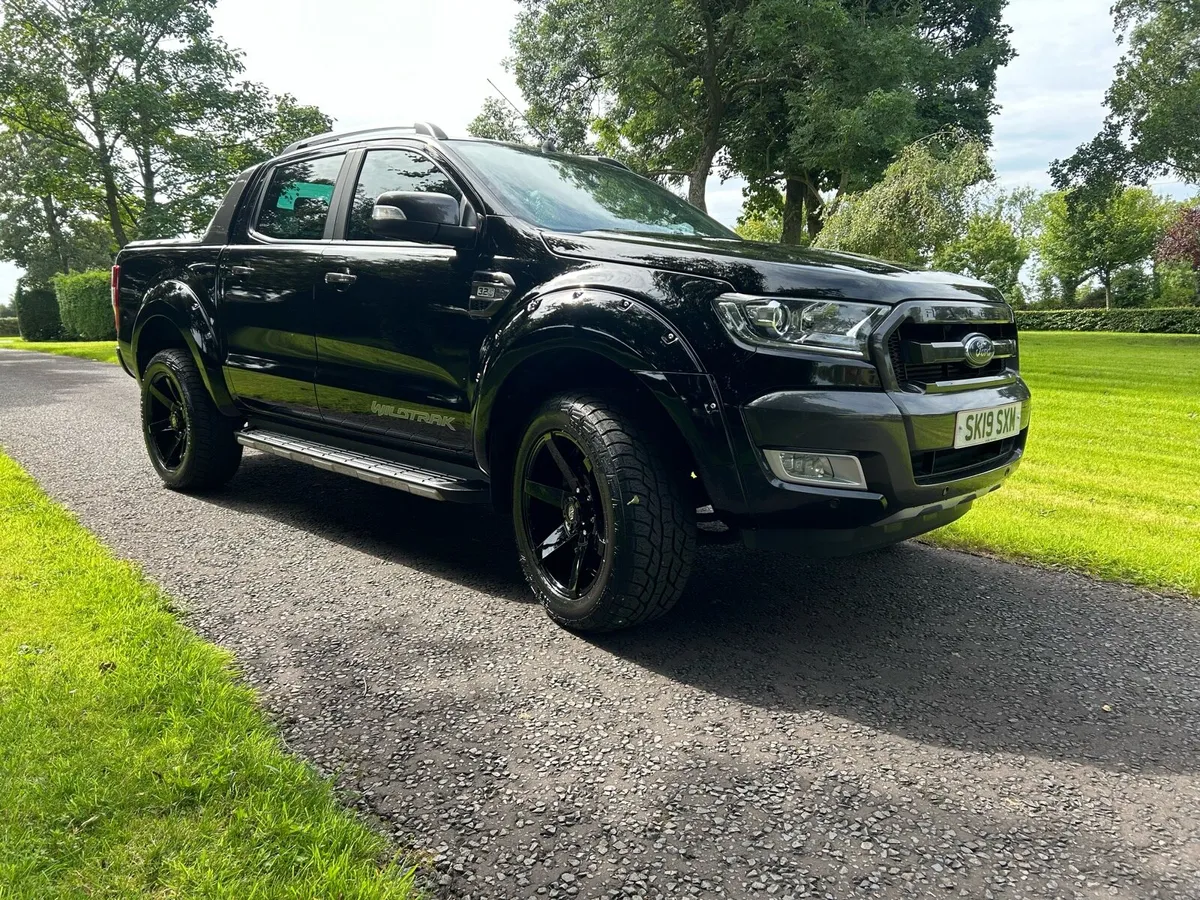 2019 ford ranger wildtrak FSH 3.2 - Image 4
