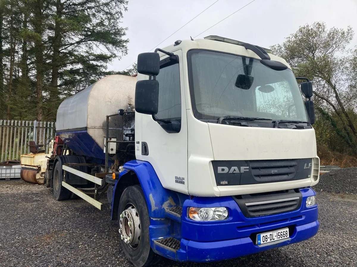 Daf 55 220 Tar Sprayer - Image 1