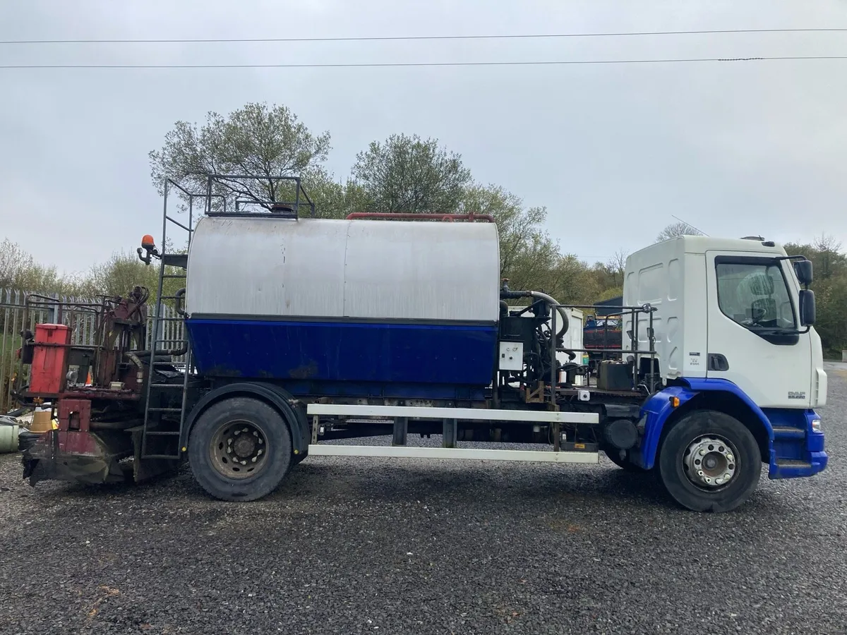 Daf 55 220 Tar Sprayer - Image 3
