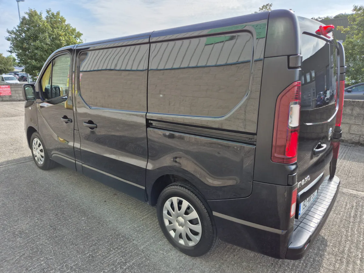 2019 Opel Vauxhall Vivaro sport - Image 2