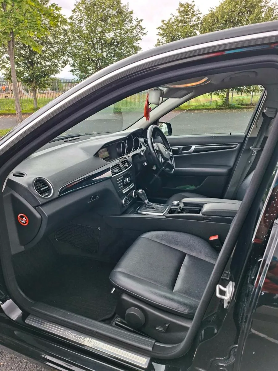 Mercedes benz c220 Exceutive - Image 4
