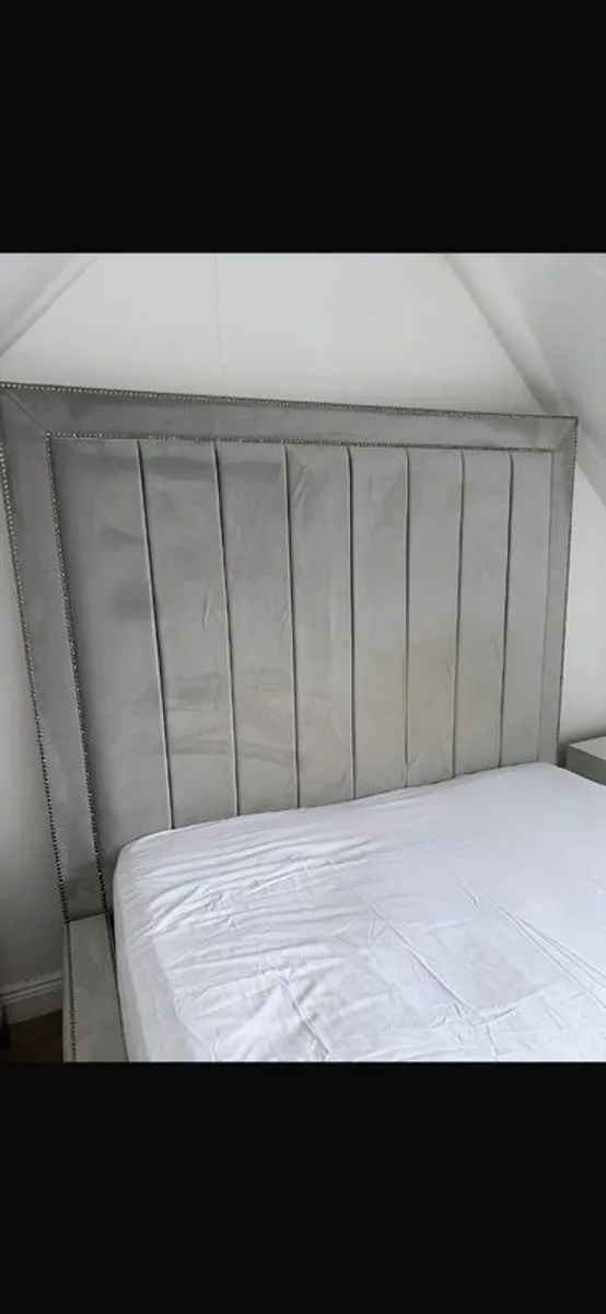 King size bed - Image 2