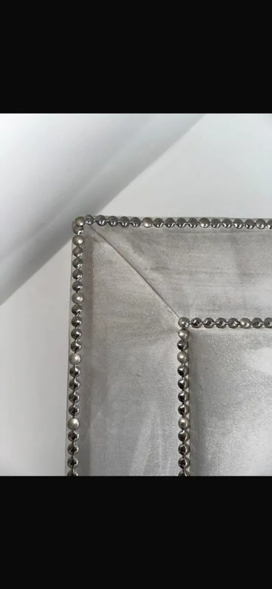 King size bed - Image 3