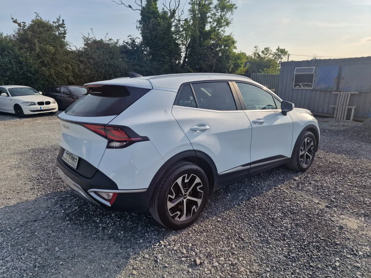 22 Kia Sportage 1.6 MILD HYBRID AUTOMATIC - Image 2