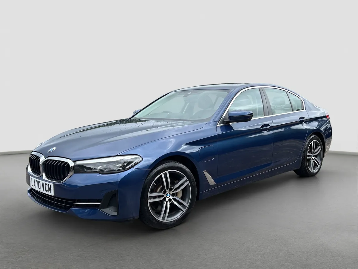 BMW 530e Se Auto Hybrid Top Spec 25500 inc Vrt - Image 2