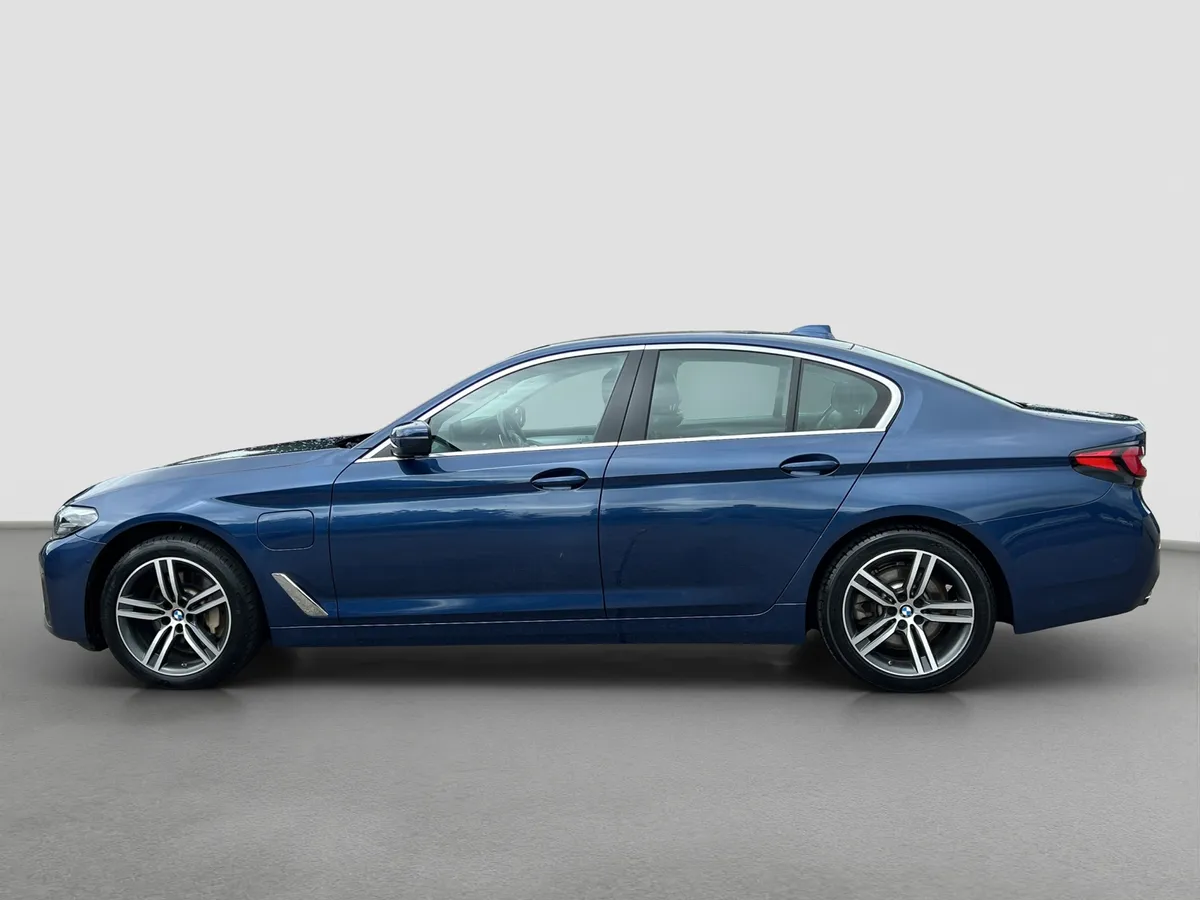 BMW 530e Se Auto Hybrid Top Spec 25500 inc Vrt - Image 4