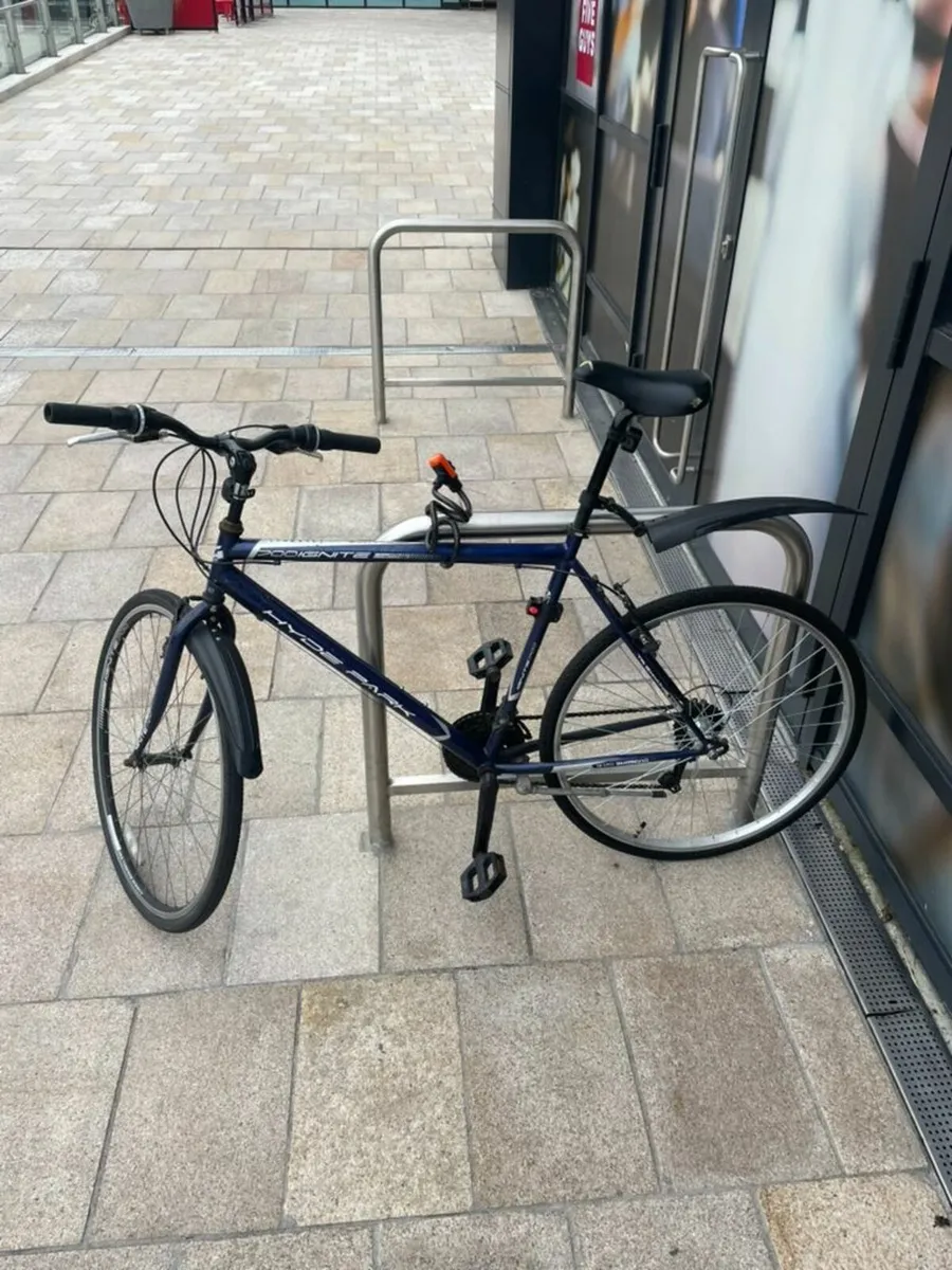 City Hybrid Bicycle - Image 1