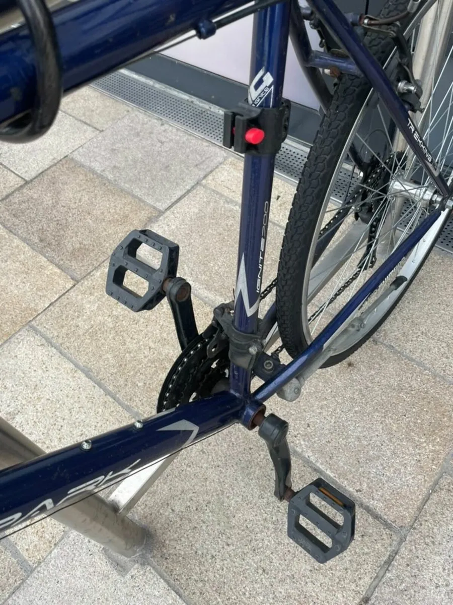 City Hybrid Bicycle - Image 3