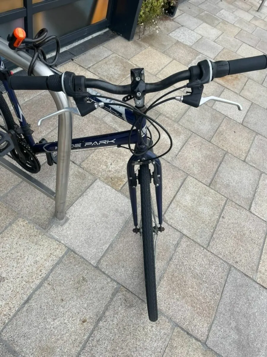 City Hybrid Bicycle - Image 4
