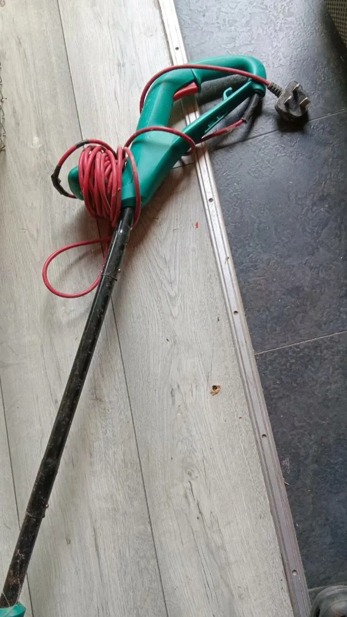 Electric bosch strimmer - Image 2