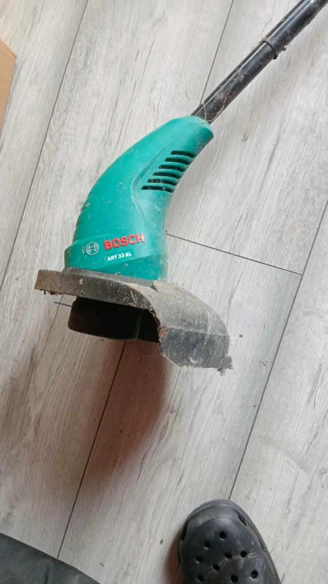 Electric bosch strimmer - Image 3